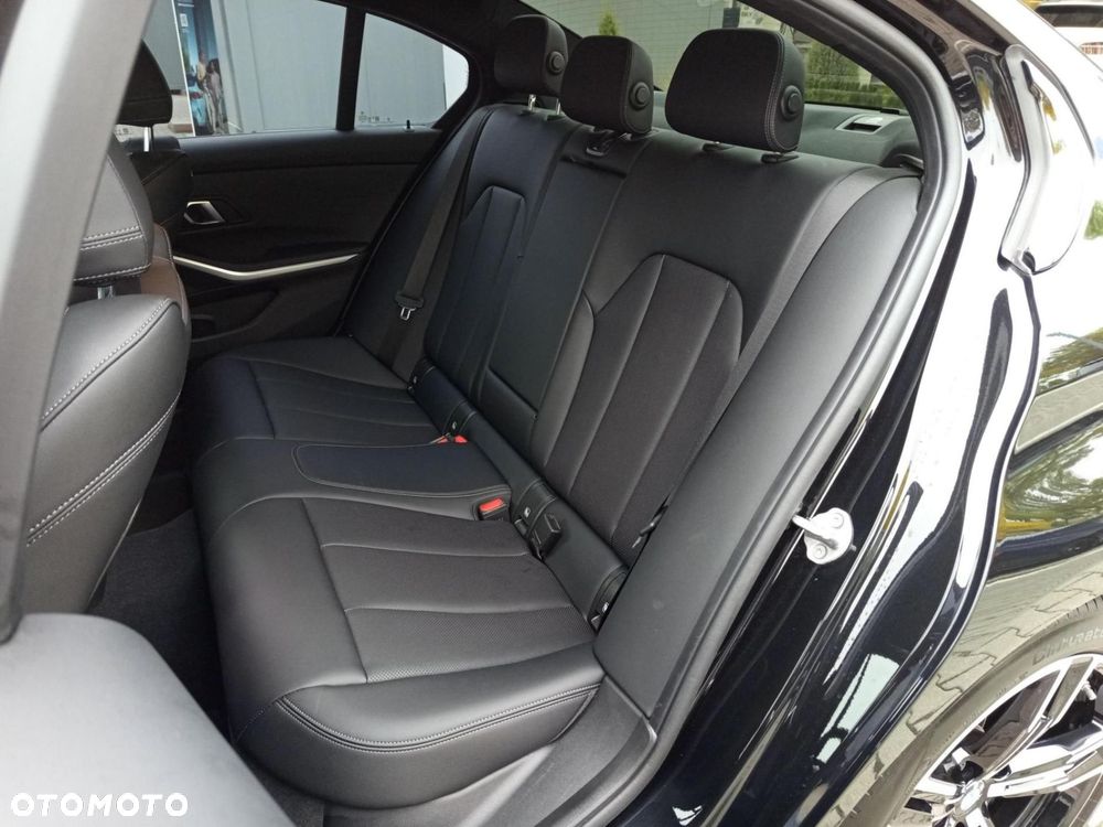 BMW Seria 3 - 22