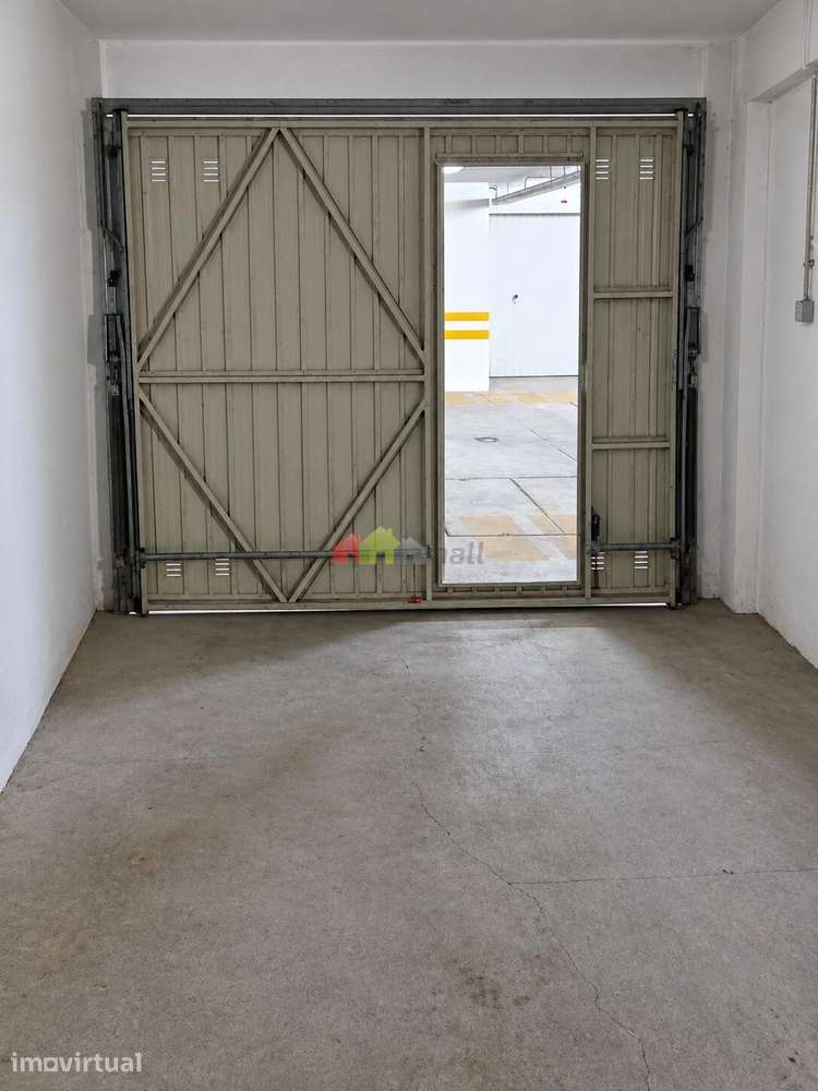 Garagem Fechada de 34 m2 com Portão Automático – Av. Jaime Cortesão, S - Grande imagem: 4/6