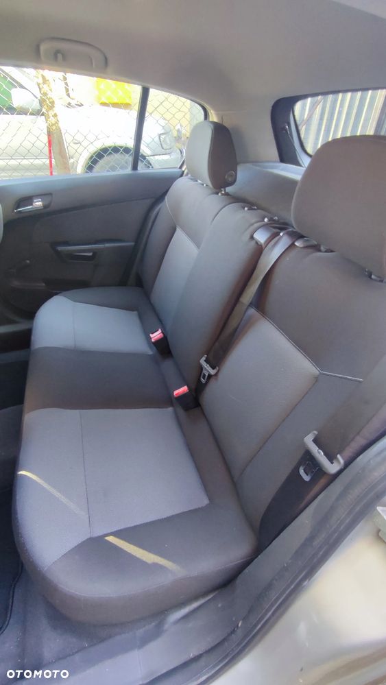Opel Astra 1.4 Enjoy - 22