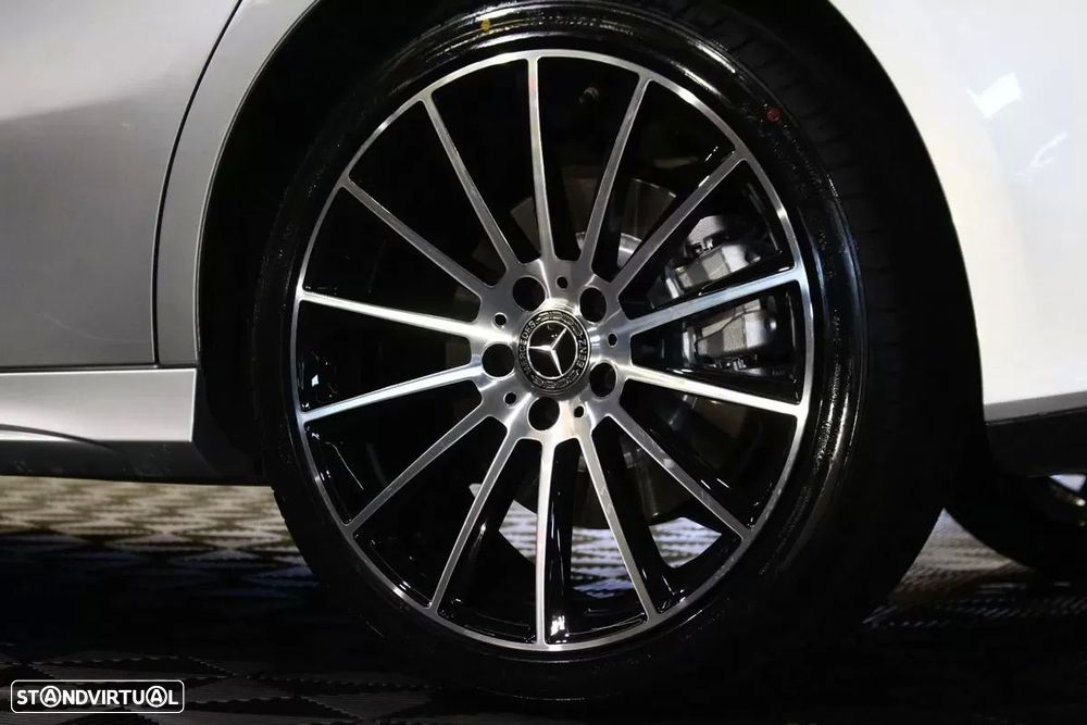 Mercedes-Benz A 250 e AMG Line - 15