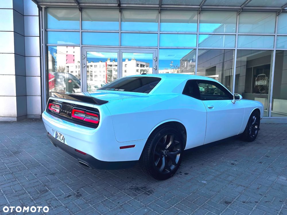 Dodge Challenger 3.6 SXT Plus - 10