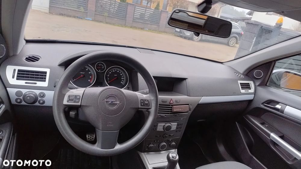 Opel Astra 1.6 Caravan Enjoy - 19