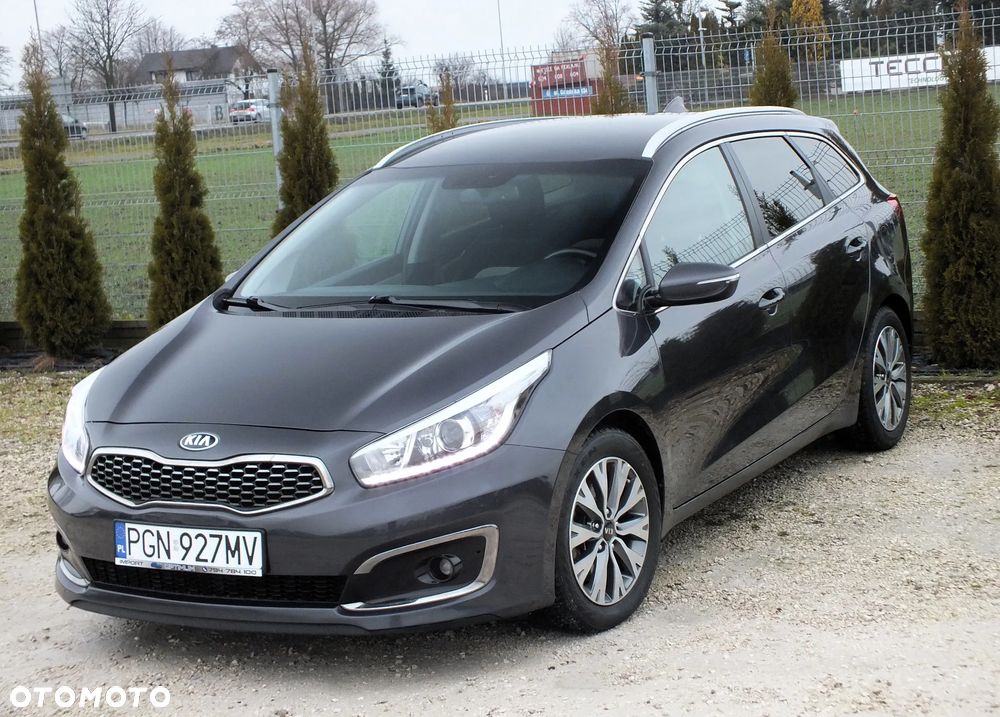 Kia Ceed 1.6 GDI Dream-Team Edition - 1