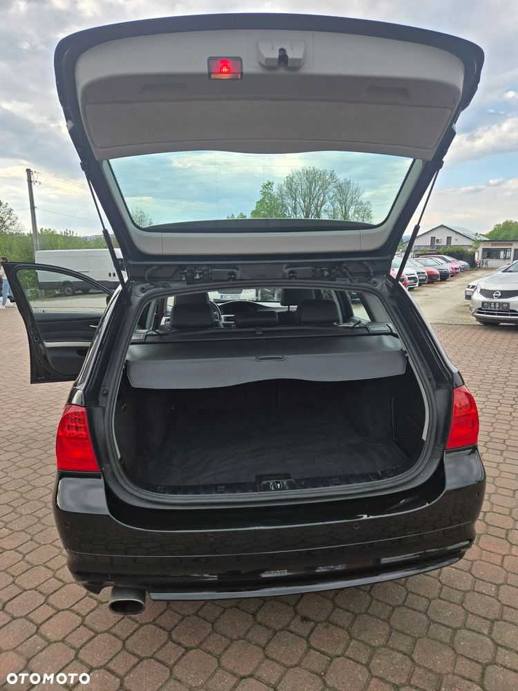 BMW Seria 3 318i Edition Exclusive - 17