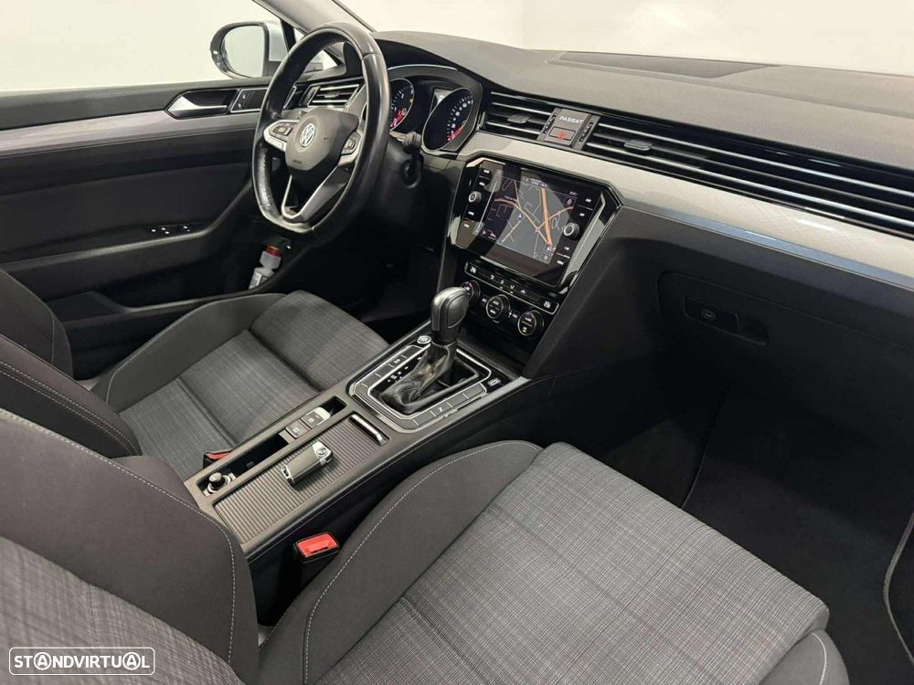 VW Passat Variant 1.6 TDI Confortline DSG - 14