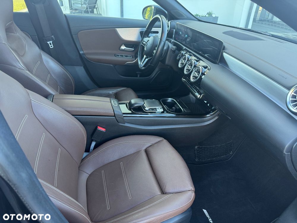 Mercedes-Benz CLA 250 4Matic 7G-DCT AMG Line - 10