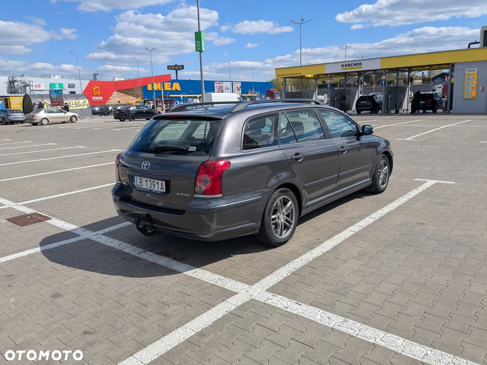 Toyota Avensis 1.6 VVT-i Luna - 12