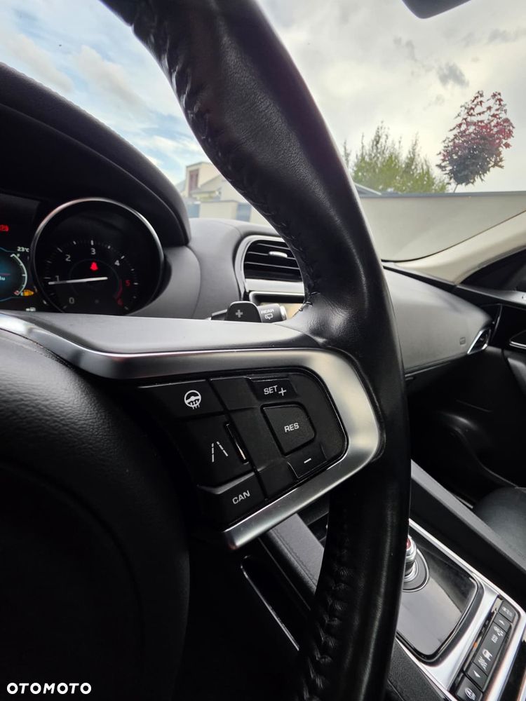 Jaguar F-Pace 20d Prestige - 30