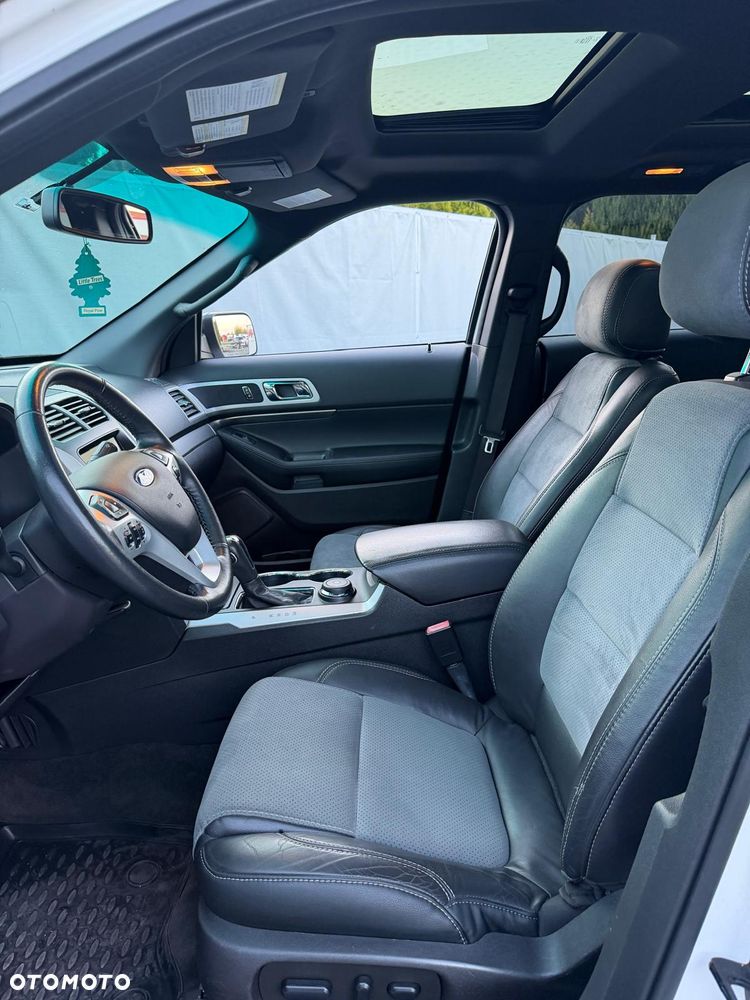 Ford Explorer - 22