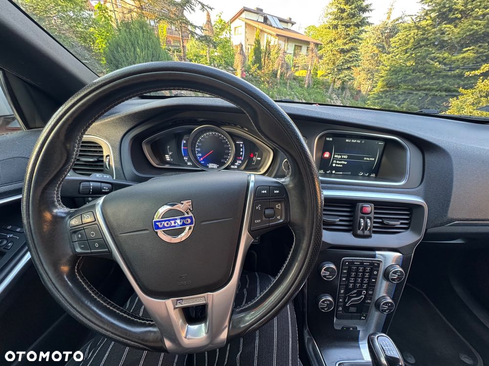 Volvo V40 D2 Drive-E R-Design Momentum - 12
