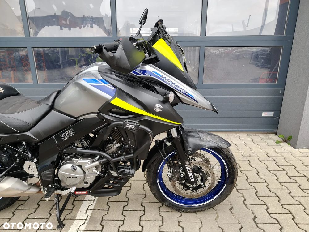 Suzuki V-STROM - 10