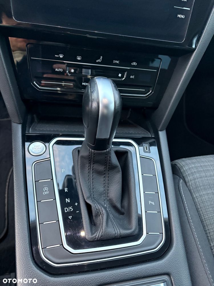 Volkswagen Passat 2.0 TSI Business DSG - 11