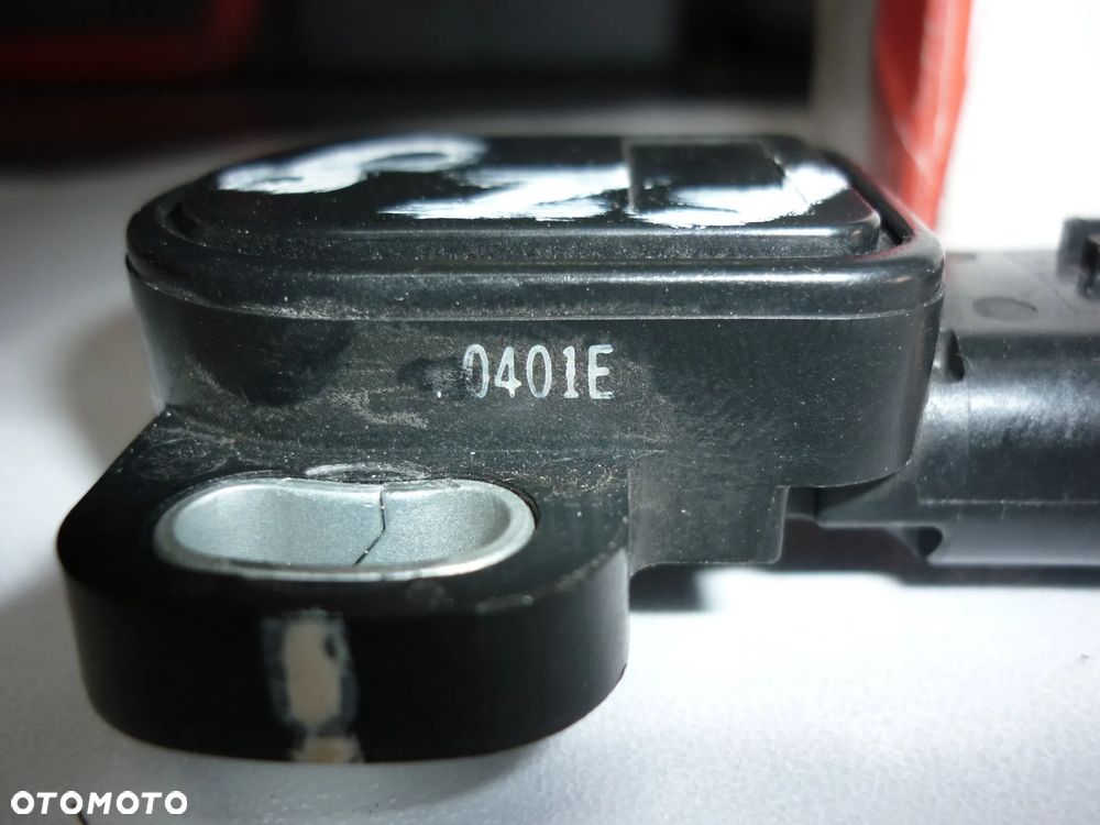 Czujnik położenia przepustnic Yamaha FZ8 - 6