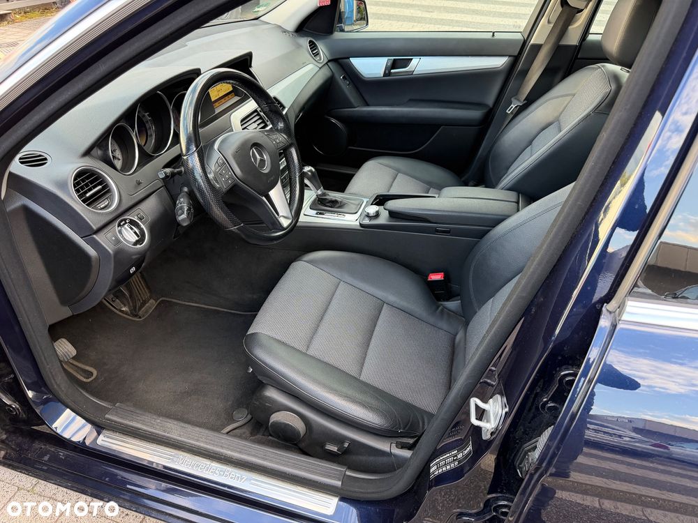 Mercedes-Benz Klasa C 200 CGI Automatik BlueEFFICIENCY Avantgarde - 9