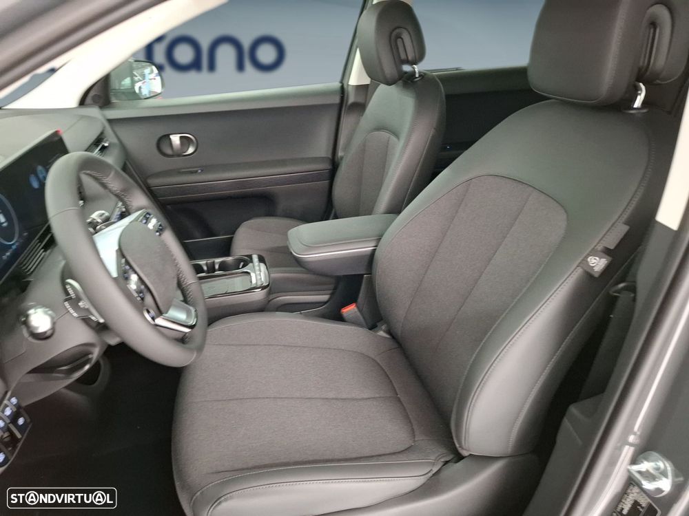 Hyundai IONIQ 84 kWh Premium Plus — fotografia 11