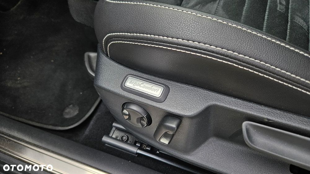 Volkswagen Passat 2.0 TSI Elegance DSG - 12