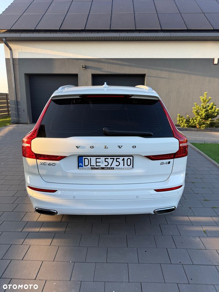 Volvo XC 60 B4 D AWD Momentum - 8