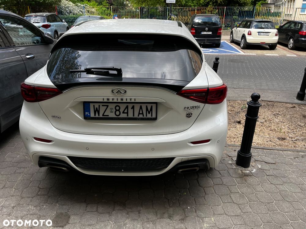 Infiniti Q30 2.0t Sport AWD 7DCT - 4