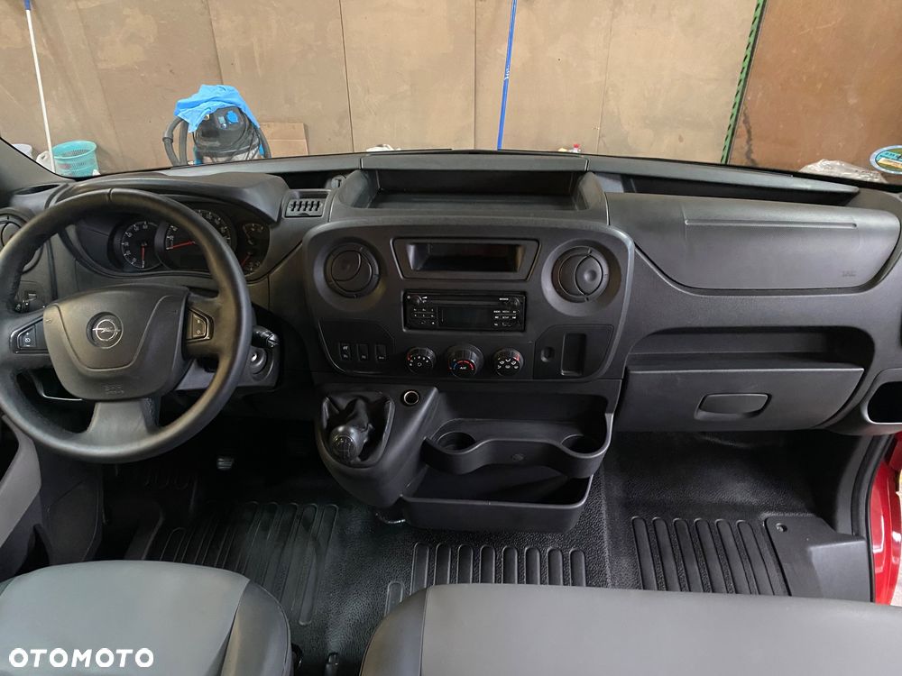 Opel Mowano - 9