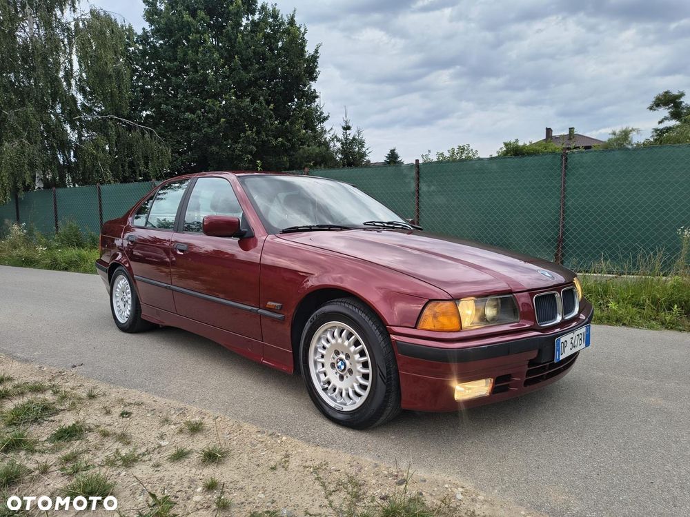 BMW Seria 3 318i - 1