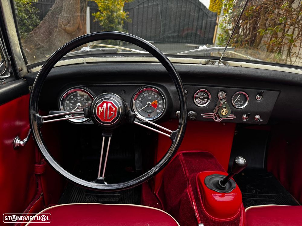MG Midget - 15