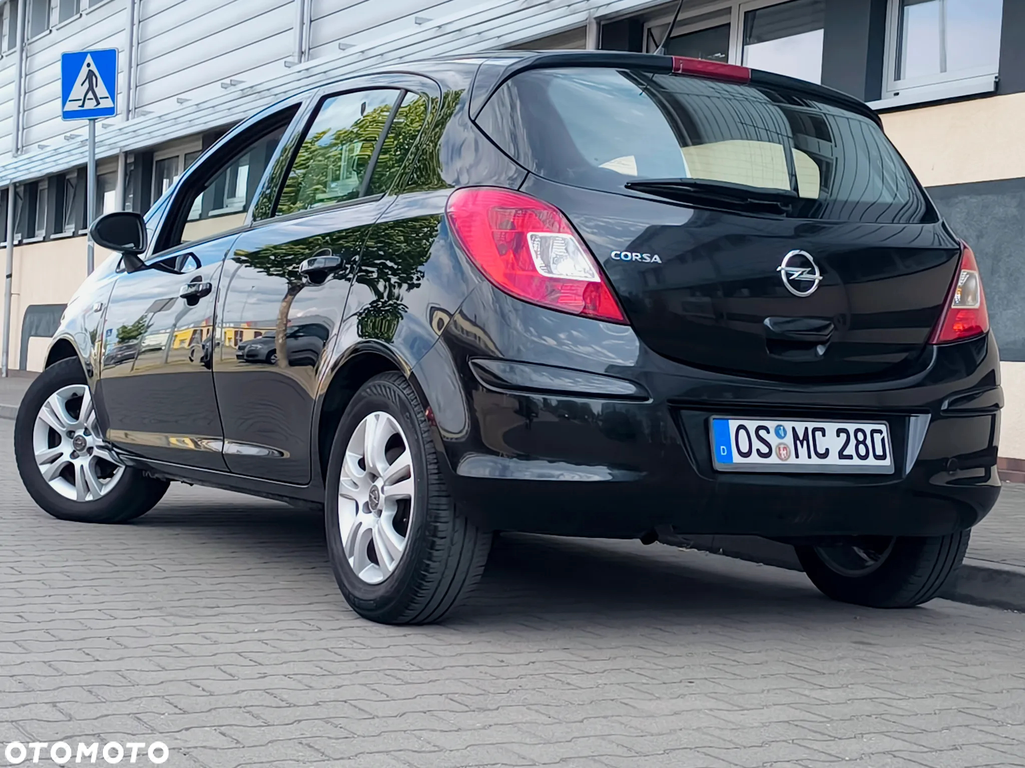 Opel Corsa 1.2 16V Enjoy - 8