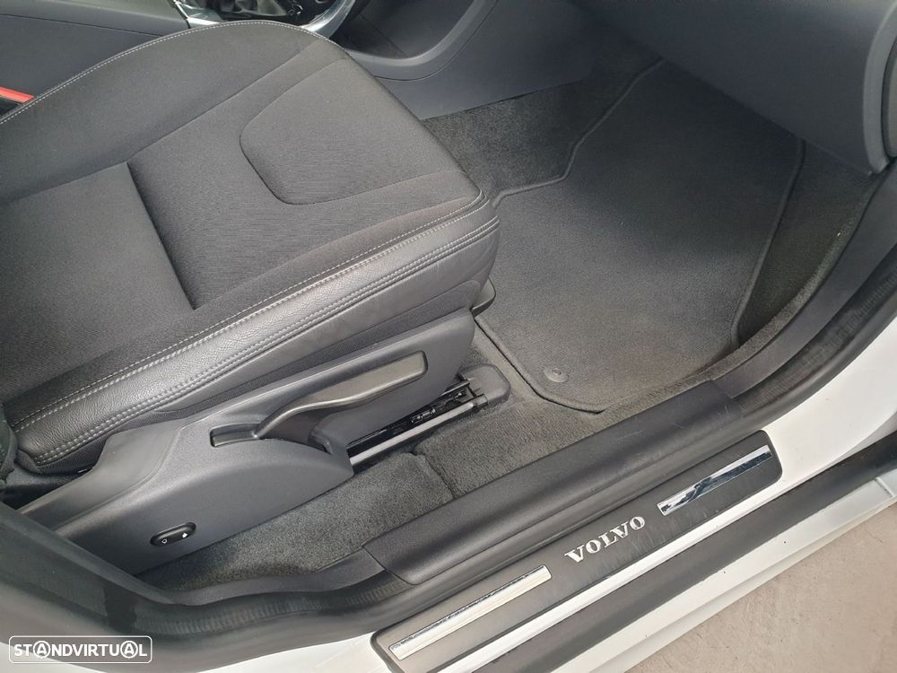 Volvo XC 60 2.0 D3 Dynamic Edition - 25