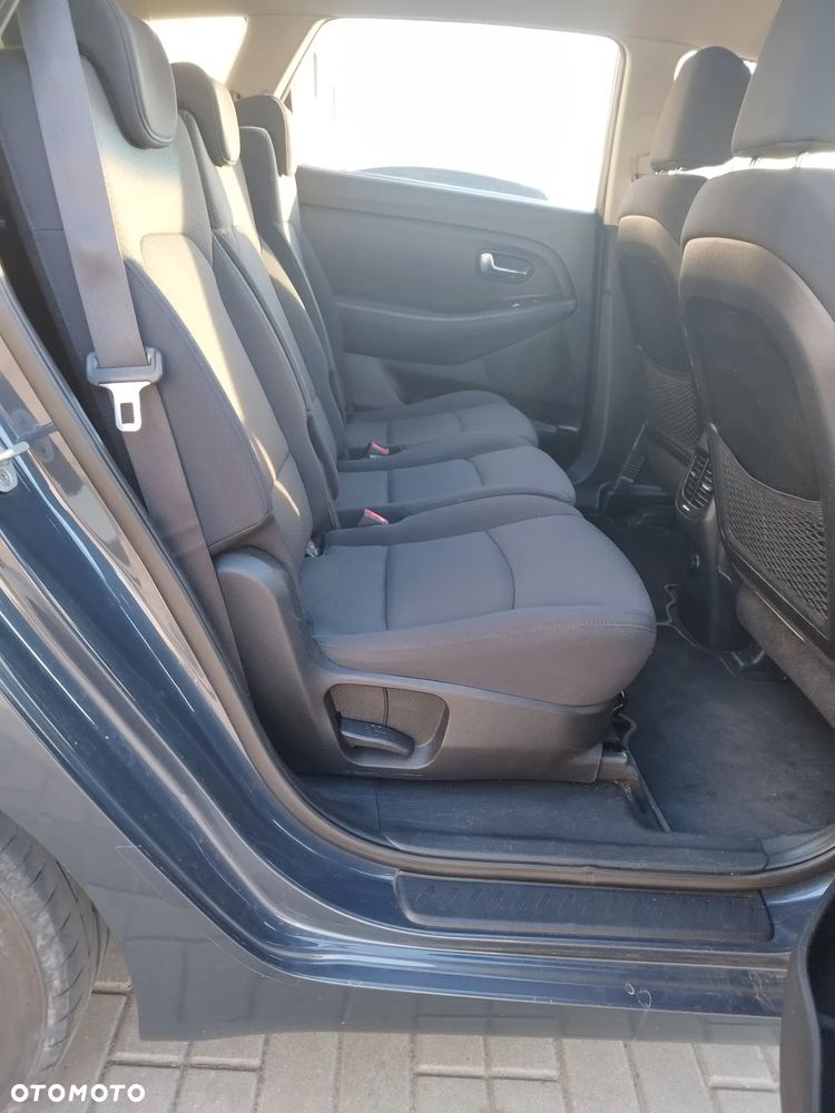 Kia Carens 1.6 GDI M - 22