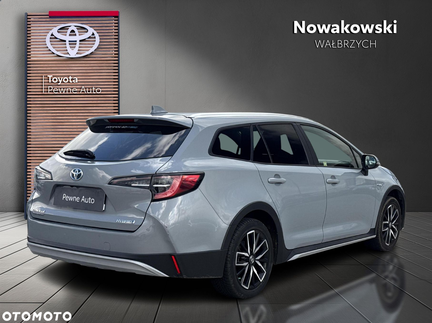 Toyota Corolla 1.8 Hybrid Trek - 2