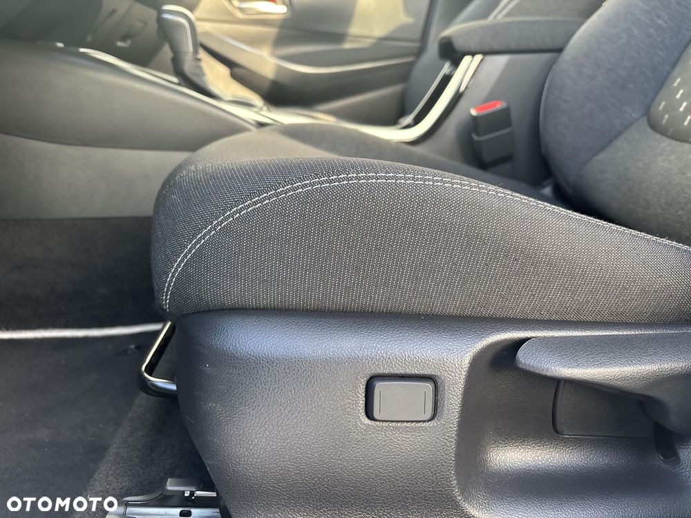 Toyota Corolla 1.8 Hybrid Comfort - 13