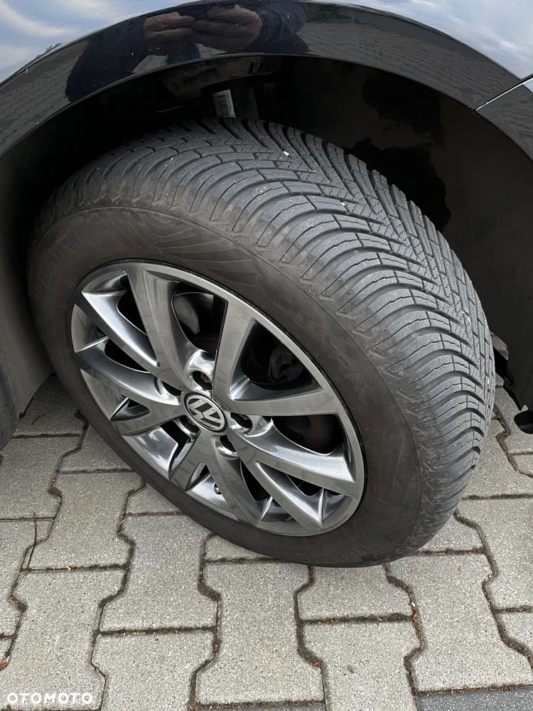 Volkswagen Touran 1.6 TDI DPF BlueMot Comfortline - 19