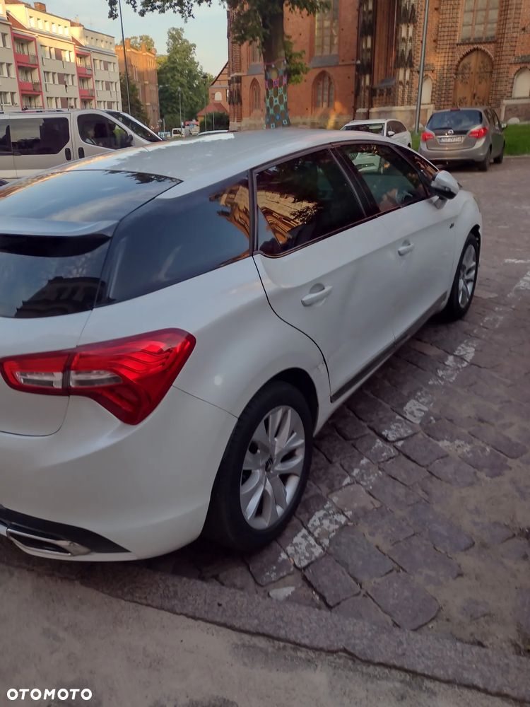 Citroën DS5 2.0 HDi Hybrid4 SoChic MCP - 3