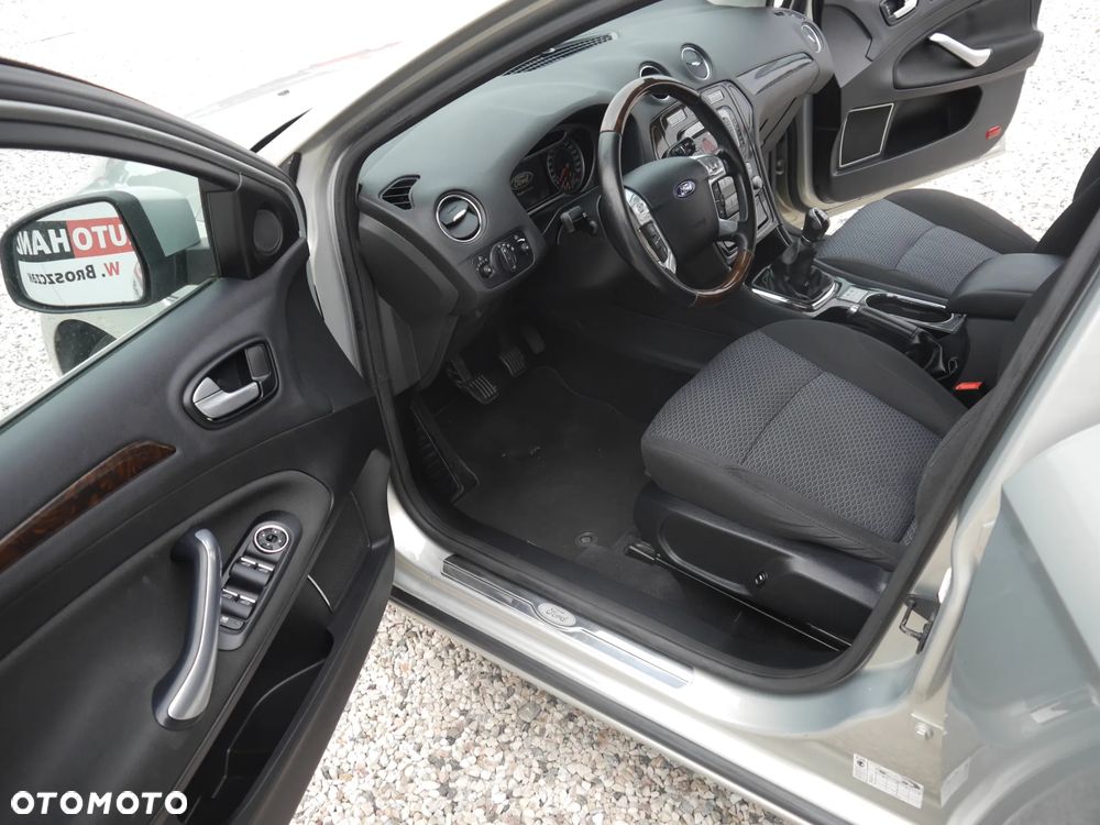 Ford Mondeo 2.0 Ghia Executive - 5
