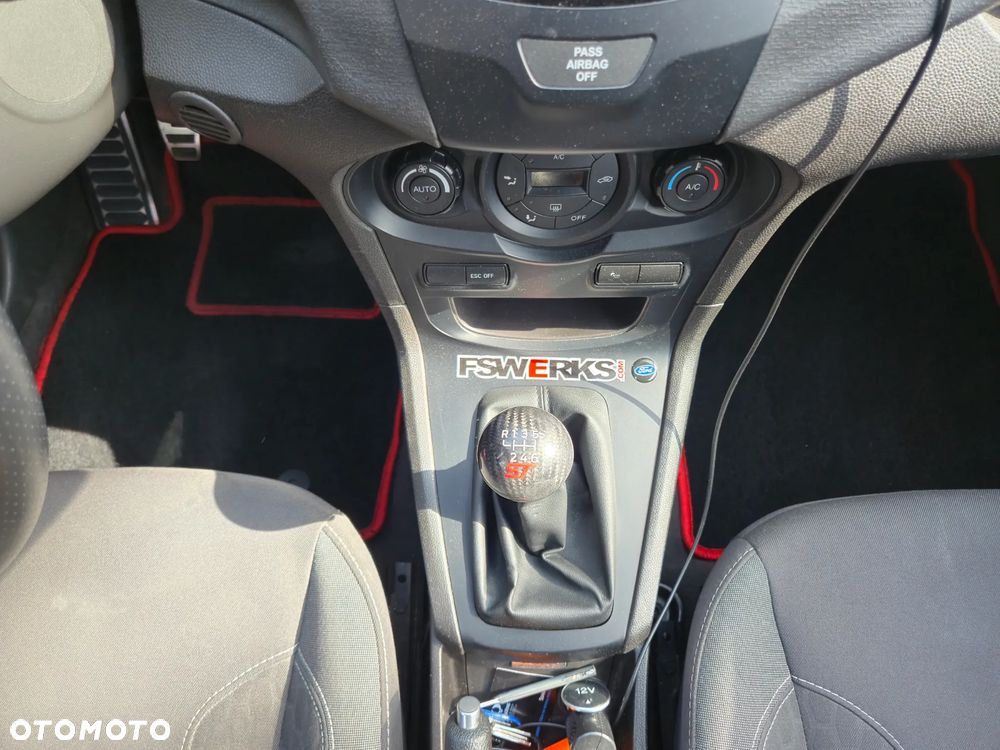 Ford Fiesta 1.6 EcoBoost ST - 14