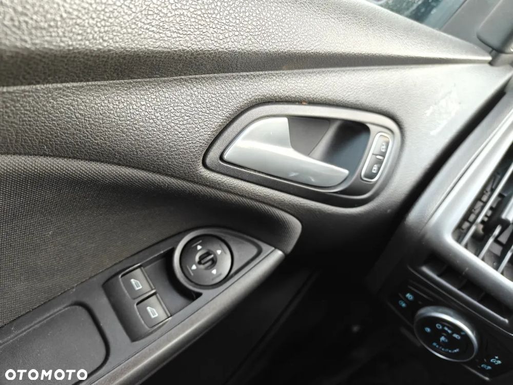 Ford Focus SW 1.5 TDCi SYNC Edition - 15