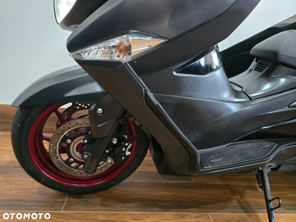 Suzuki Burgman - 13