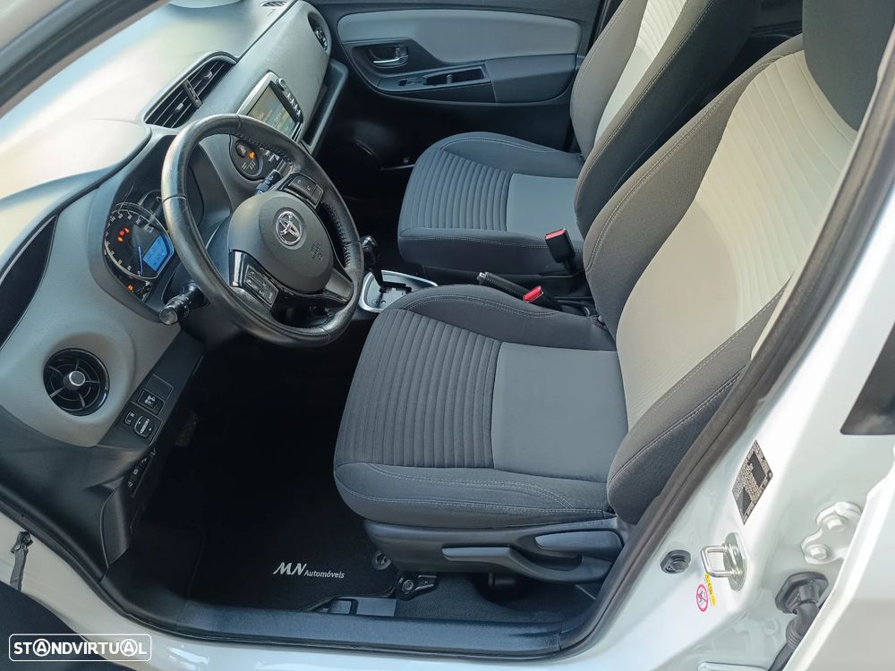 Toyota Yaris 1.5 HSD Comfort+P.Techno - 9