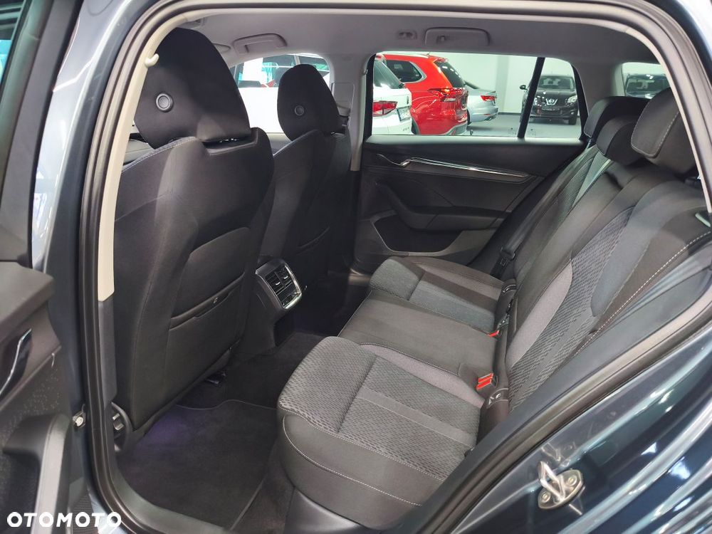 Skoda Octavia 2.0 TDI DSG Premium Edition - 8