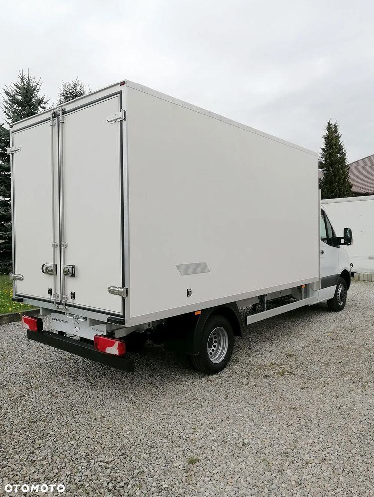 Mercedes-Benz Sprinter - 7