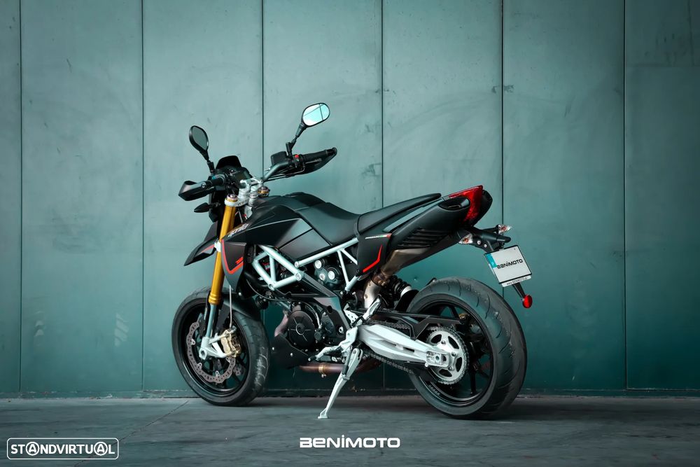 Aprilia Dorsoduro Factory 750 - 5