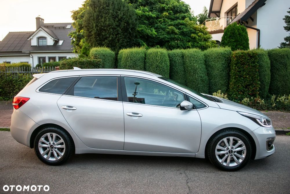 Kia Ceed 1.6 GDI DCT Vision - 4