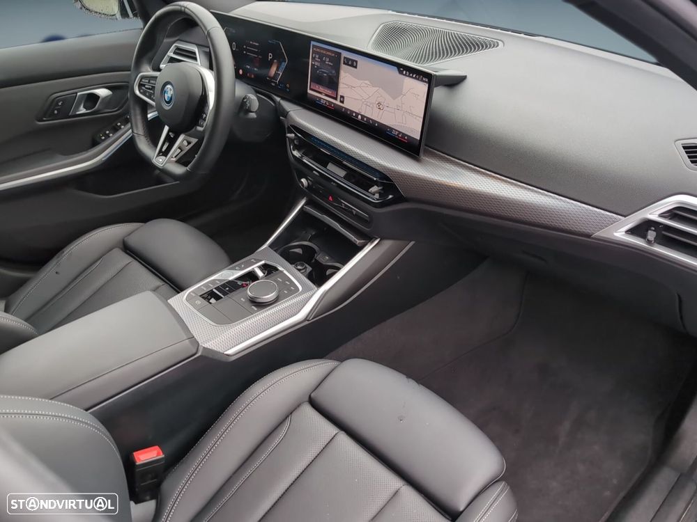 BMW 330 e Pack Desportivo M Auto - 17