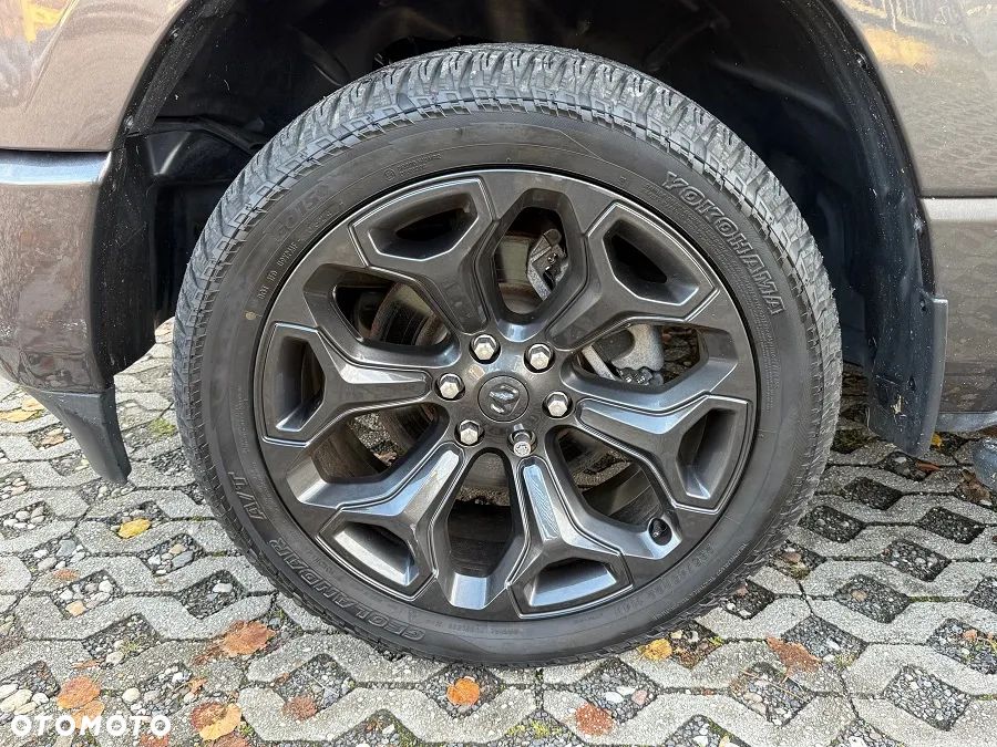 RAM 1500 Crew Cab Sport - 13