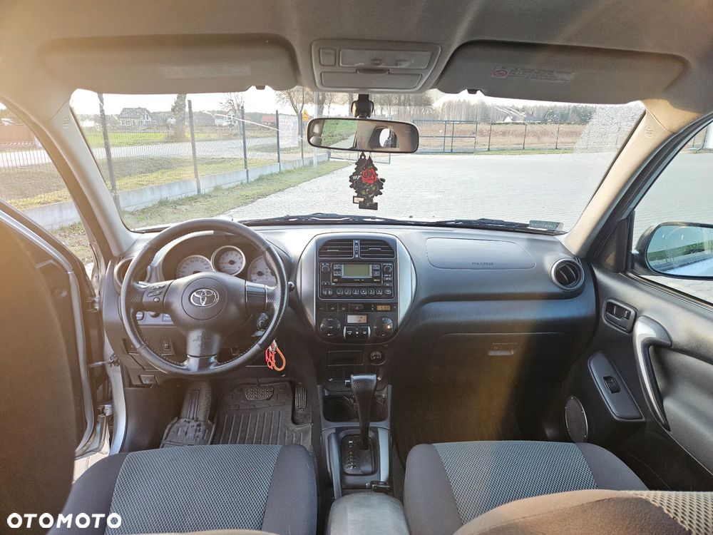 Toyota RAV4 2.0 VVT-i 4x4 - 13