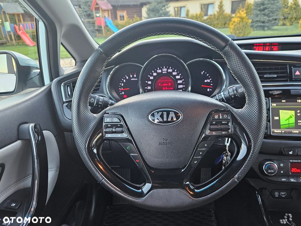 Kia Ceed 1.6 CRDi 136 ISG Dream-Team Edition - 23