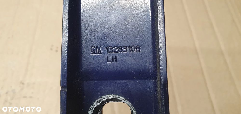 Zawias maski lewy przód Opel Zafira C 13283108 - 5