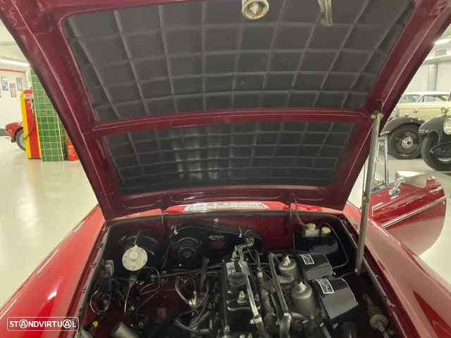 MG MGB - 14