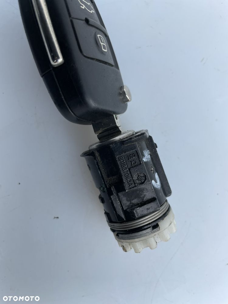 WKŁADKA DRZWI LEWY PRZÓD 8P1837063A AUDI A3 8P - 2