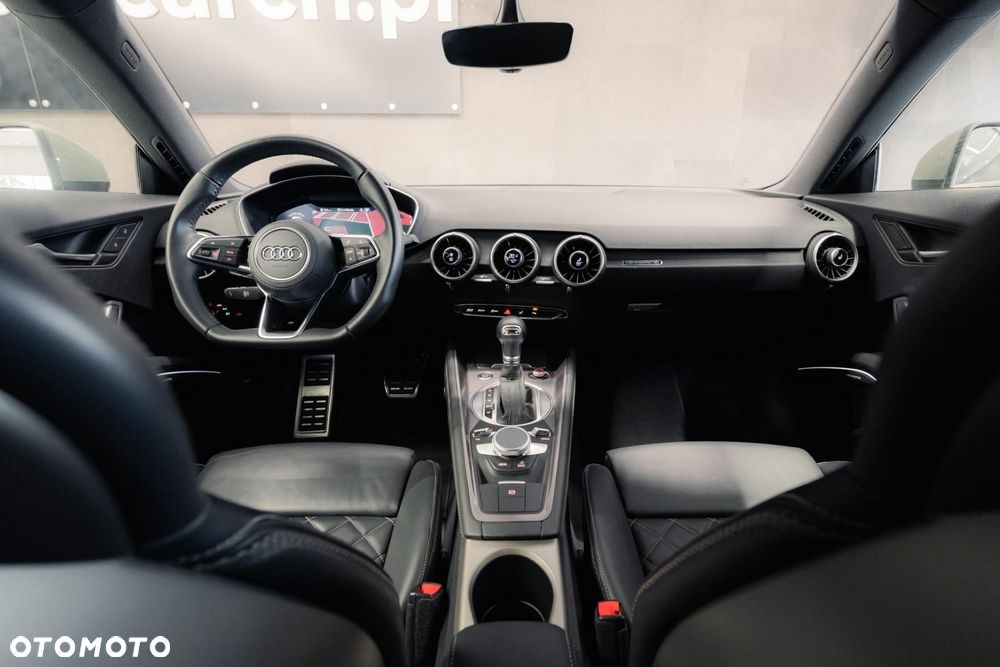 Audi TT Coupé - 11