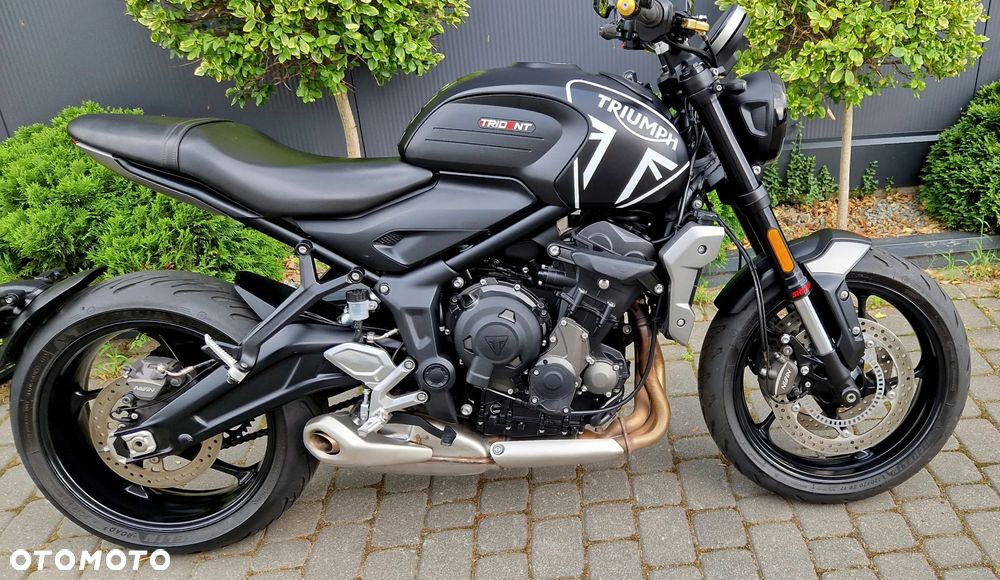 Triumph Trident - 18